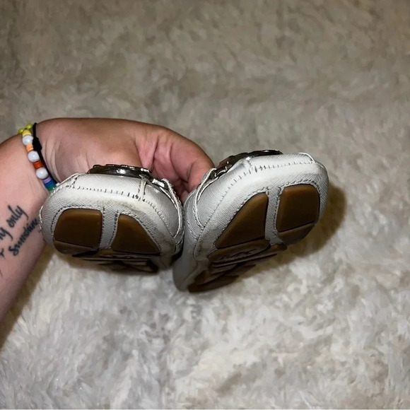 Gray Michael Kors Flats Size 6 - Picture 6 of 7